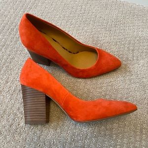 NEVER WORN red pumps, 3 inch heel
